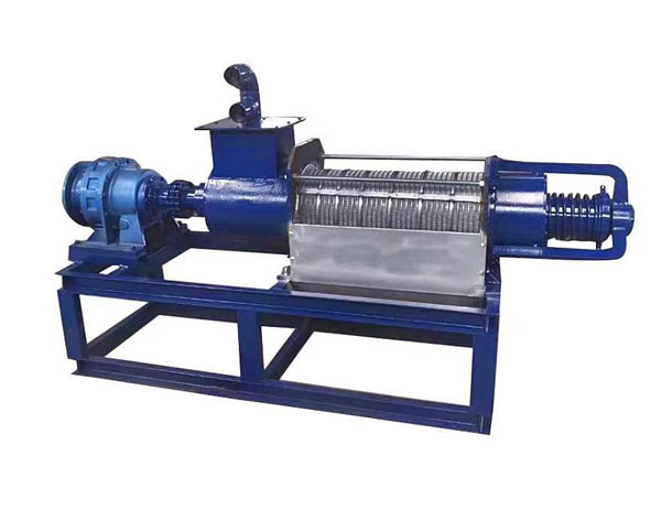 母豬產床關愛母豬，呵護新生命的搖籃